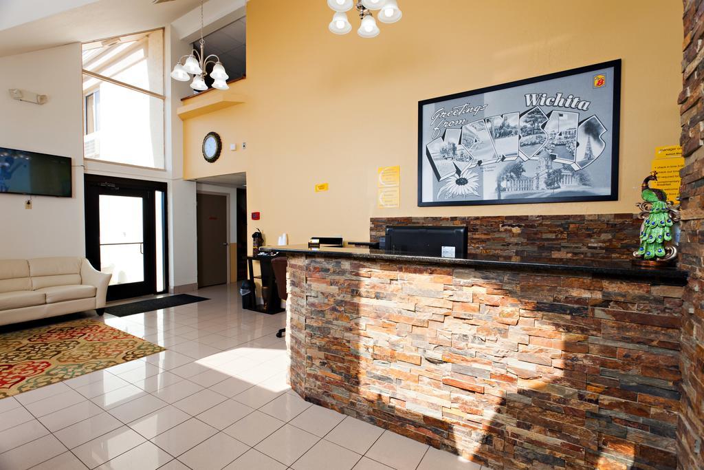 Мотель Super 8 By Wyndham Wichita Airport West Kellogg Экстерьер фото